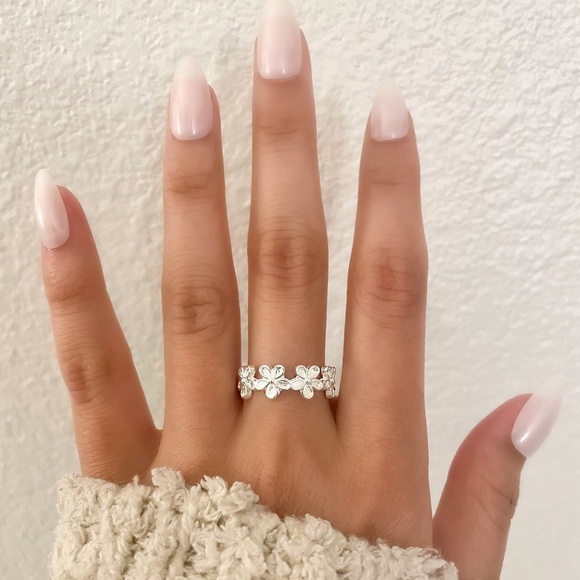925 Sterling Silver Dainty Flower Ring Minimalist Ring Chic Boho Ring - Picture 7 of 9